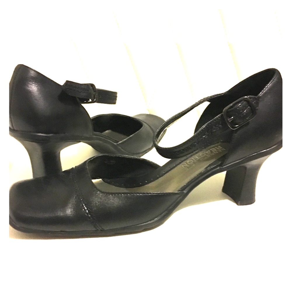 Can you call reaction heels black leather size 7